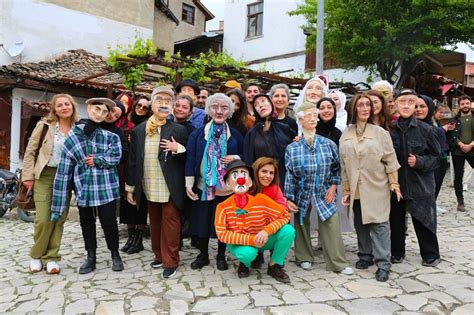  Jaspis Spongia! Suları Serbestçe Gezen ve Renkli Bir Gösteri Sunan Değerli Bir Canlı